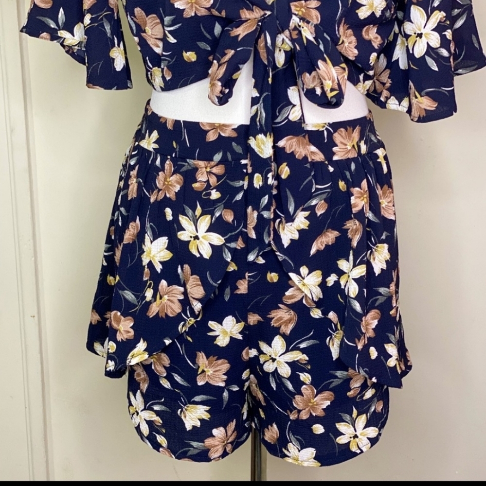 2pc Short Set - Picture 8 of 9